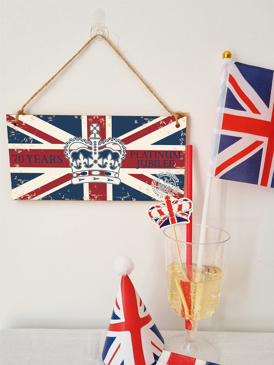 The Plum Penguin Handmade Wooden Hanging Wall Plaque Celebrate 70 Years Queen's Platinum Jubilee 2022 Crown Decorative Memorabilia Street Party