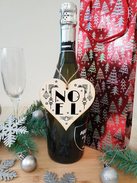 Handmade Christmas Hanging Wooden Heart Plaque Decoration Gift NOEL Art Deco style bauble to hang on the Xmas tree or as a gift tag