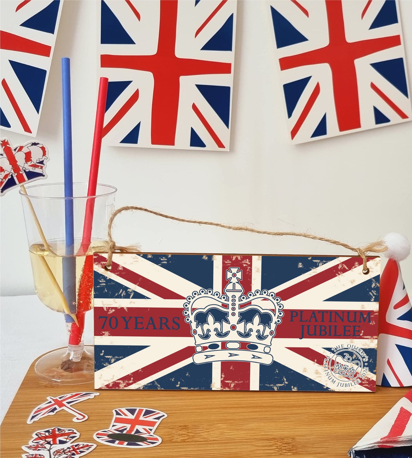 The Plum Penguin Handmade Wooden Hanging Wall Plaque Celebrate 70 Years Queen's Platinum Jubilee 2022 Crown Decorative Memorabilia Street Party