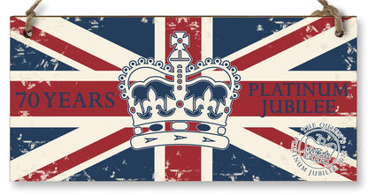 The Plum Penguin Handmade Wooden Hanging Wall Plaque Celebrate 70 Years Queen's Platinum Jubilee 2022 Crown Decorative Memorabilia Street Party