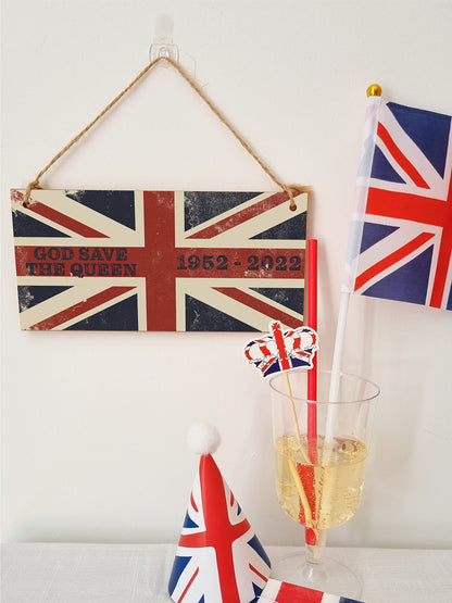 Handmade Wooden Hanging Wall Plaque Celebrate 70 Years Queen's Platinum Jubilee 2022 God Save The Queen Decorative Memorabilia Street Party