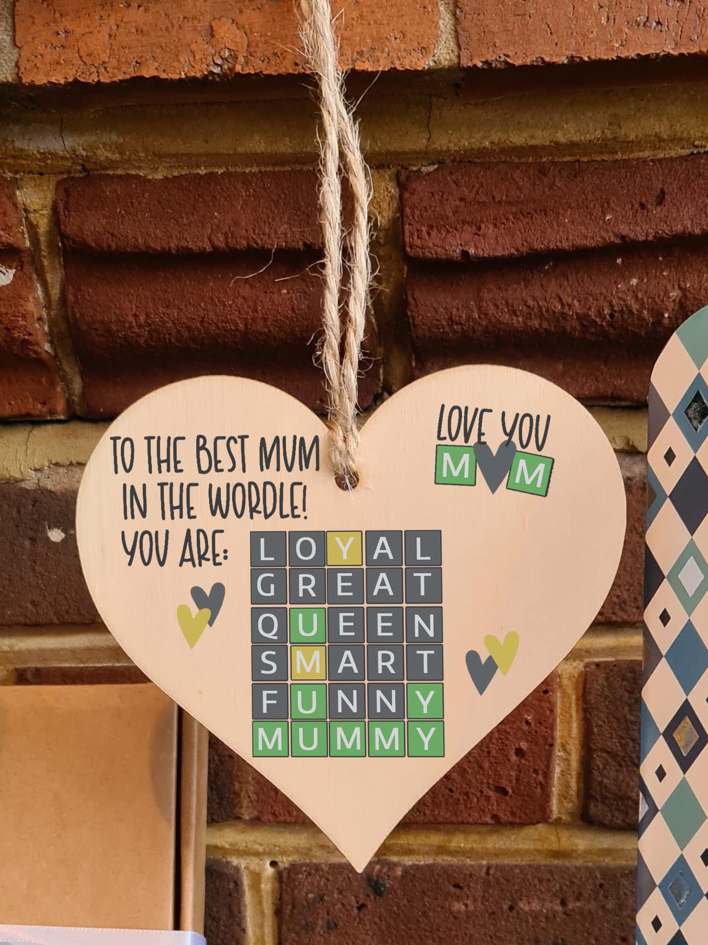 Handmade Wooden Hanging Heart Plaque Gift The Best Mum in the World Wordle Funny Mummy Play on Words