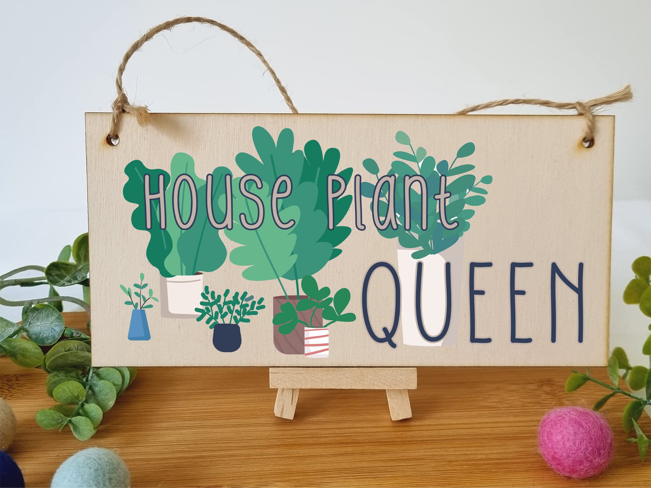 The Plum Penguin Handmade Wooden Hanging Wall Plaque House Plant Queen Funny House Plant Decorative Sign Friendship Mum Sister Gift