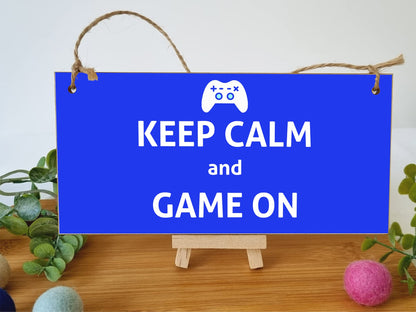 The Plum Penguin Handmade Wooden Hanging Wall Plaque Keep Calm and Game On Novelty Gift Gamers Computer Game Fans Man Cave Sign