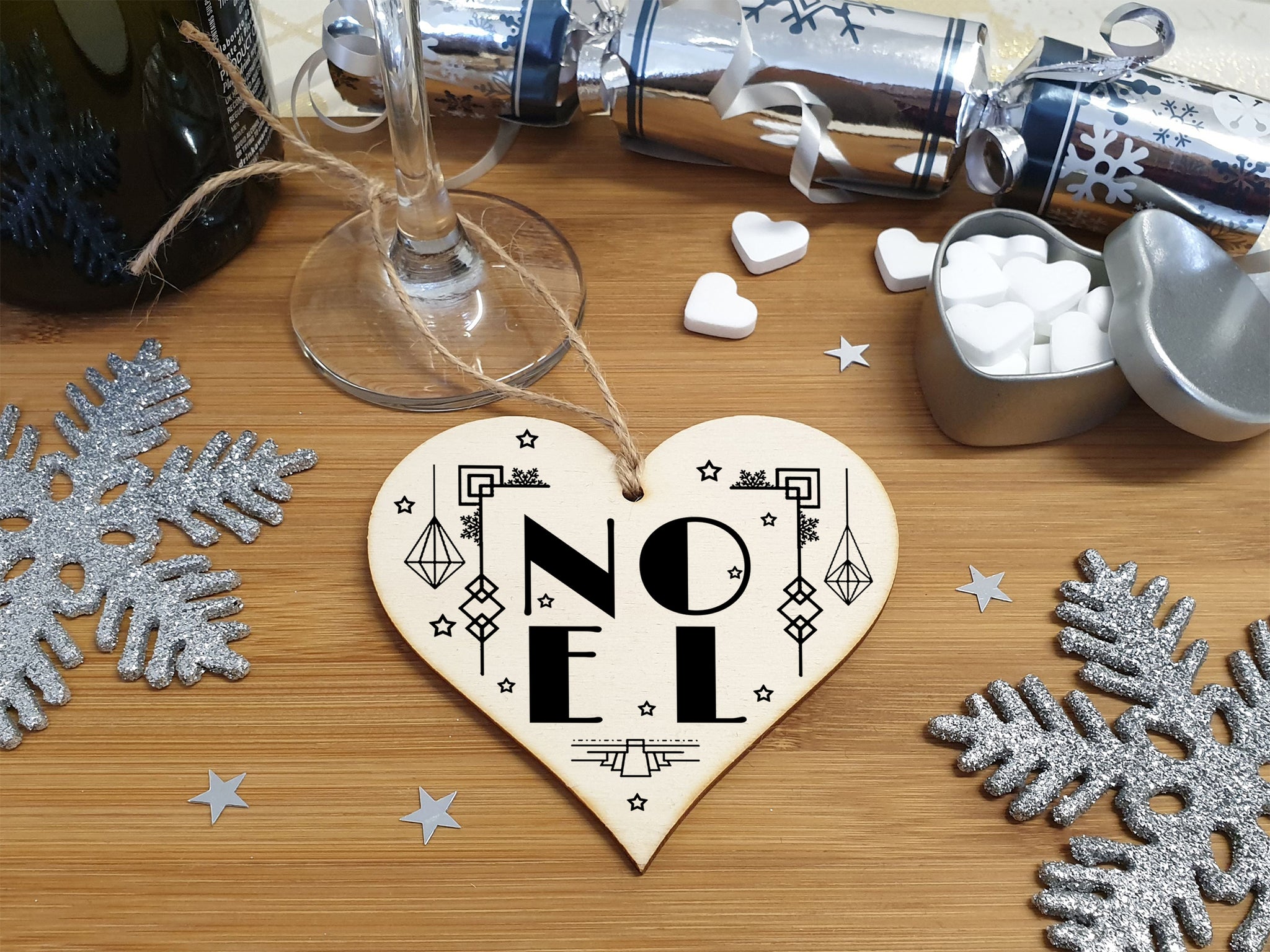 Handmade Christmas Hanging Wooden Heart Plaque Decoration Gift NOEL Art Deco style bauble to hang on the Xmas tree or as a gift tag