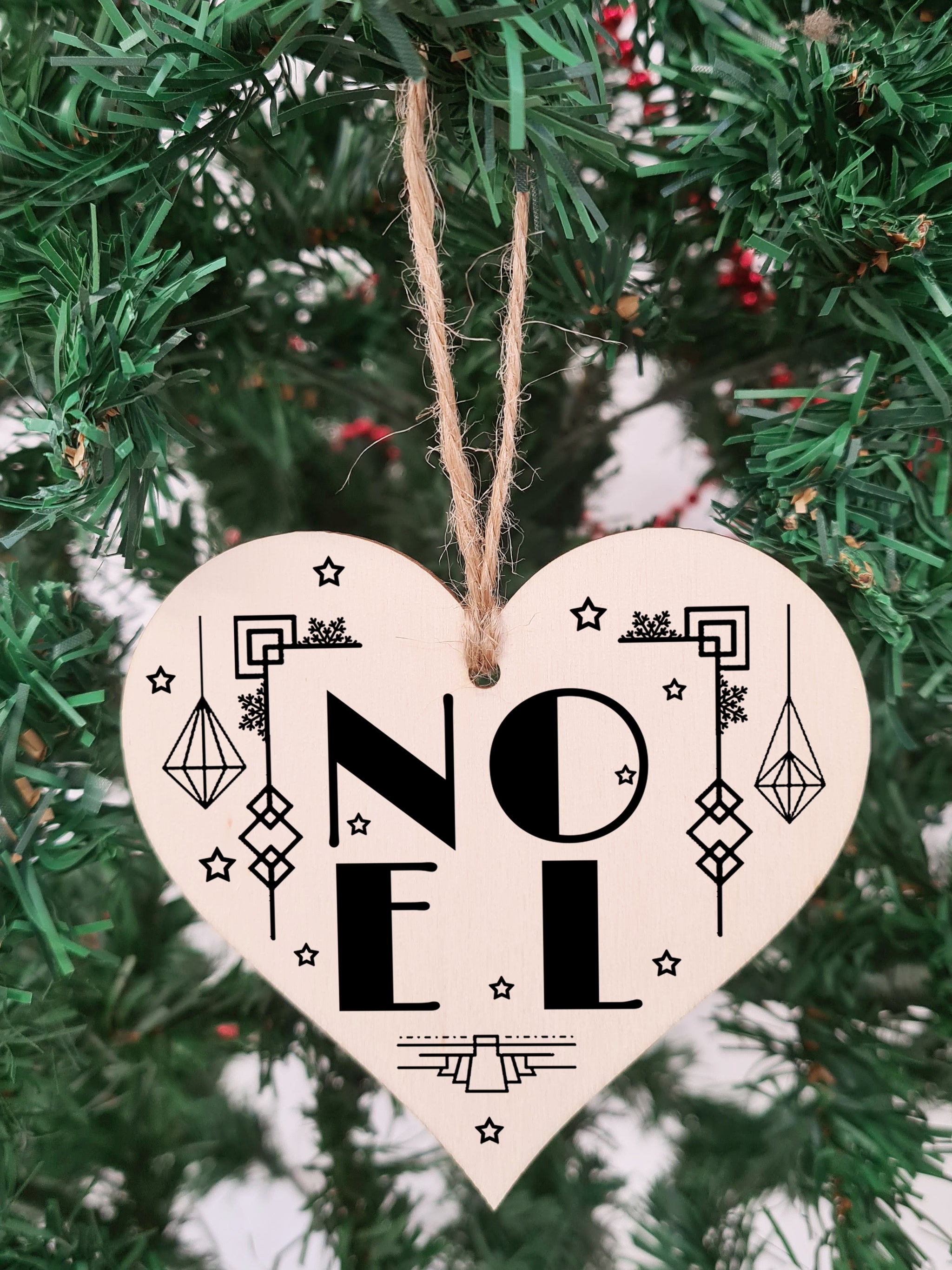 Handmade Christmas Hanging Wooden Heart Plaque Decoration Gift NOEL Art Deco style bauble to hang on the Xmas tree or as a gift tag