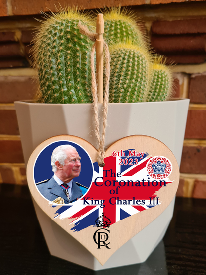 King Charles III Coronation Hanging Wooden Heart 6th May 2023 Decorations Celebration Party Bunting Alternative Keepsake Royal Memorabilia