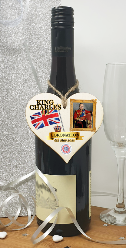 King Charles III Coronation Hanging Wooden Heart 6th May 2023 Decorations Celebration Party Bunting Alternative Keepsake Royal Memorabilia