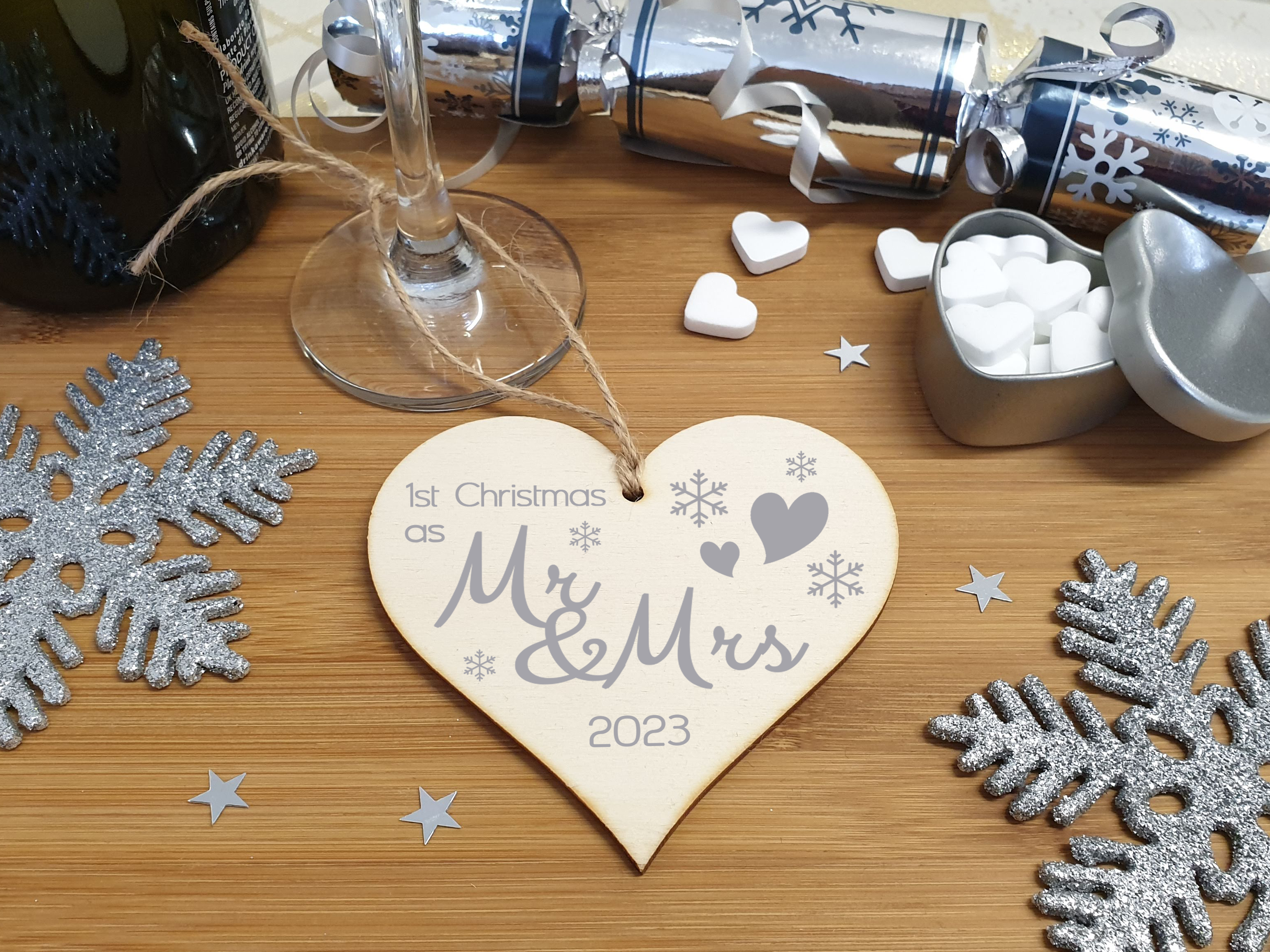 Handmade Christmas Hanging Wooden Heart Plaque Decoration Gift to wish someone special a merry xmas festive bauble