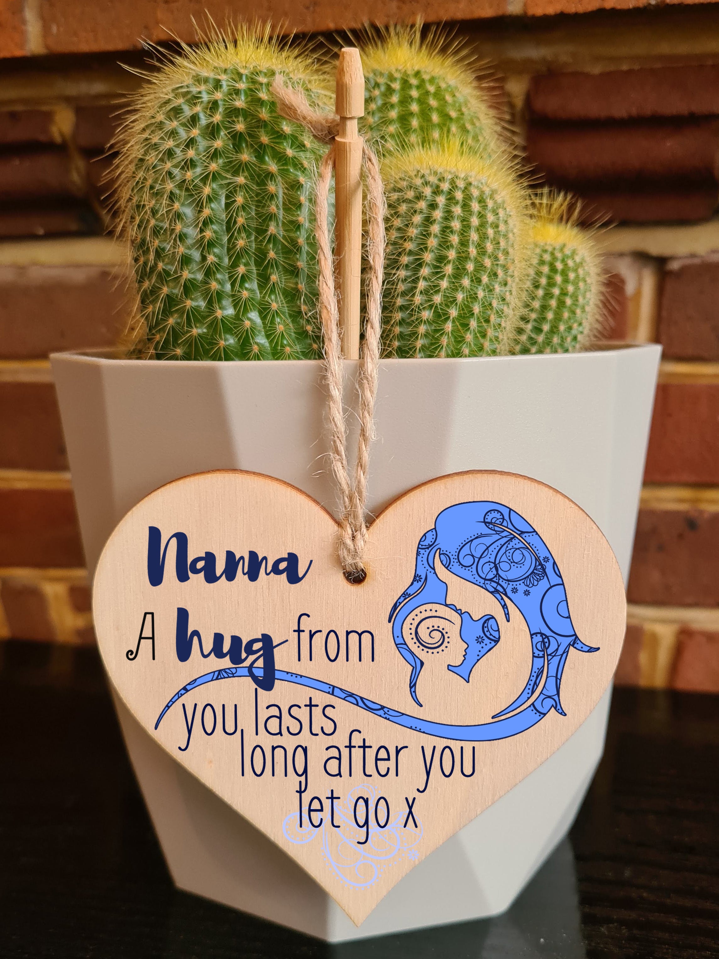 Handmade Wooden Hanging Heart Plaque Mother's Day Gift perfect for Nanna loving thoughtful special keepsake A hug from you lasts long after you let go card alternative from grandchildren wall hanger