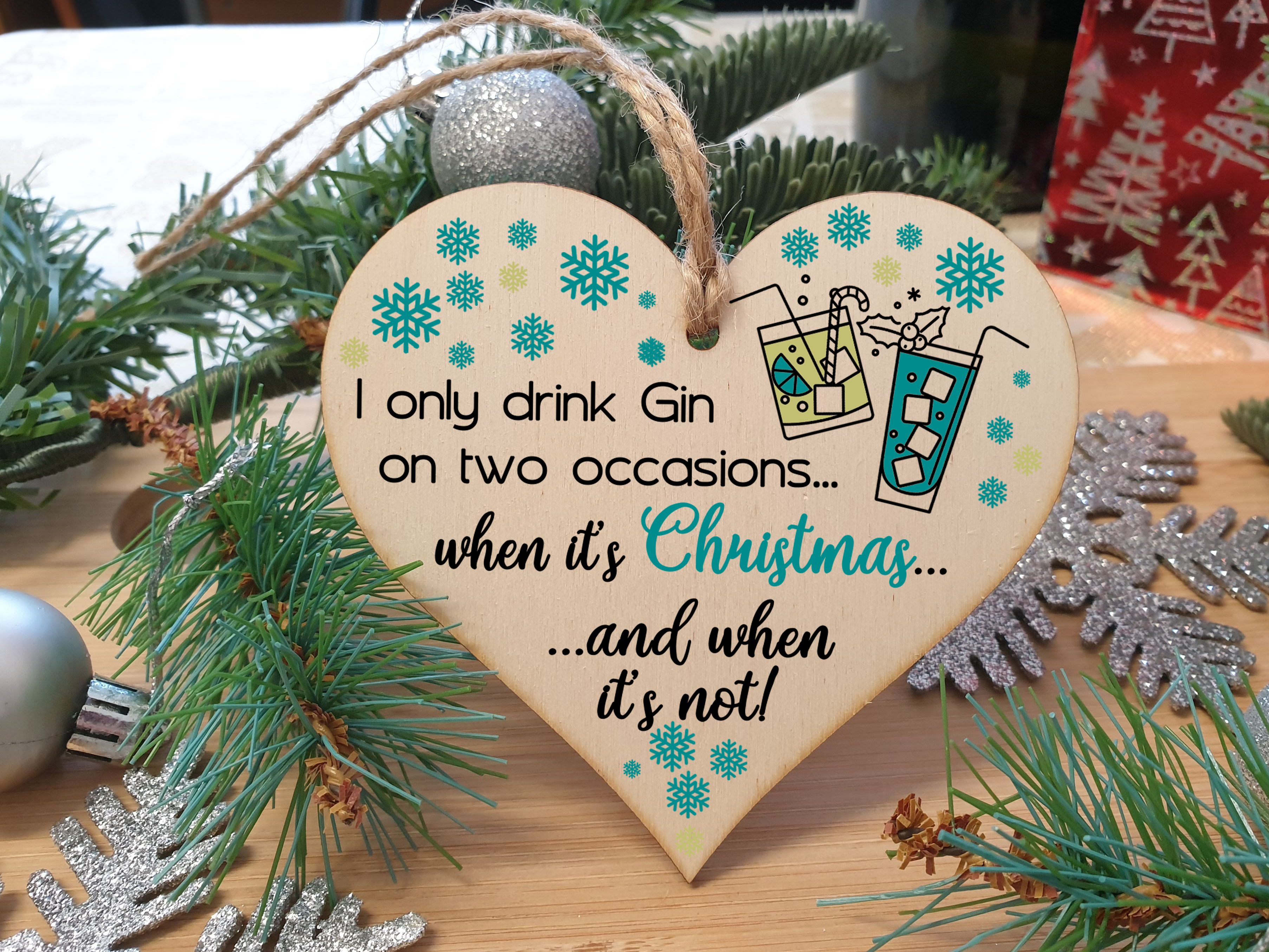 Handmade Wooden Christmas Hanging Heart Plaque Gift I only drink gin on two occasions funny novelty gin lovers alcohol joke xmas present