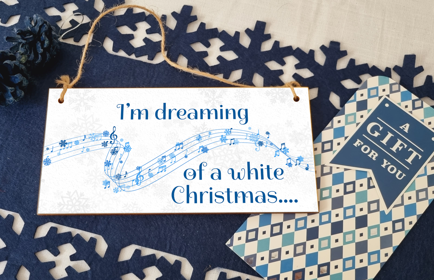 I'm Dreaming of a White Christmas Decorative Xmas Sign Carols Songs Musical Handmade Wooden Hanging Wall Plaque Gift