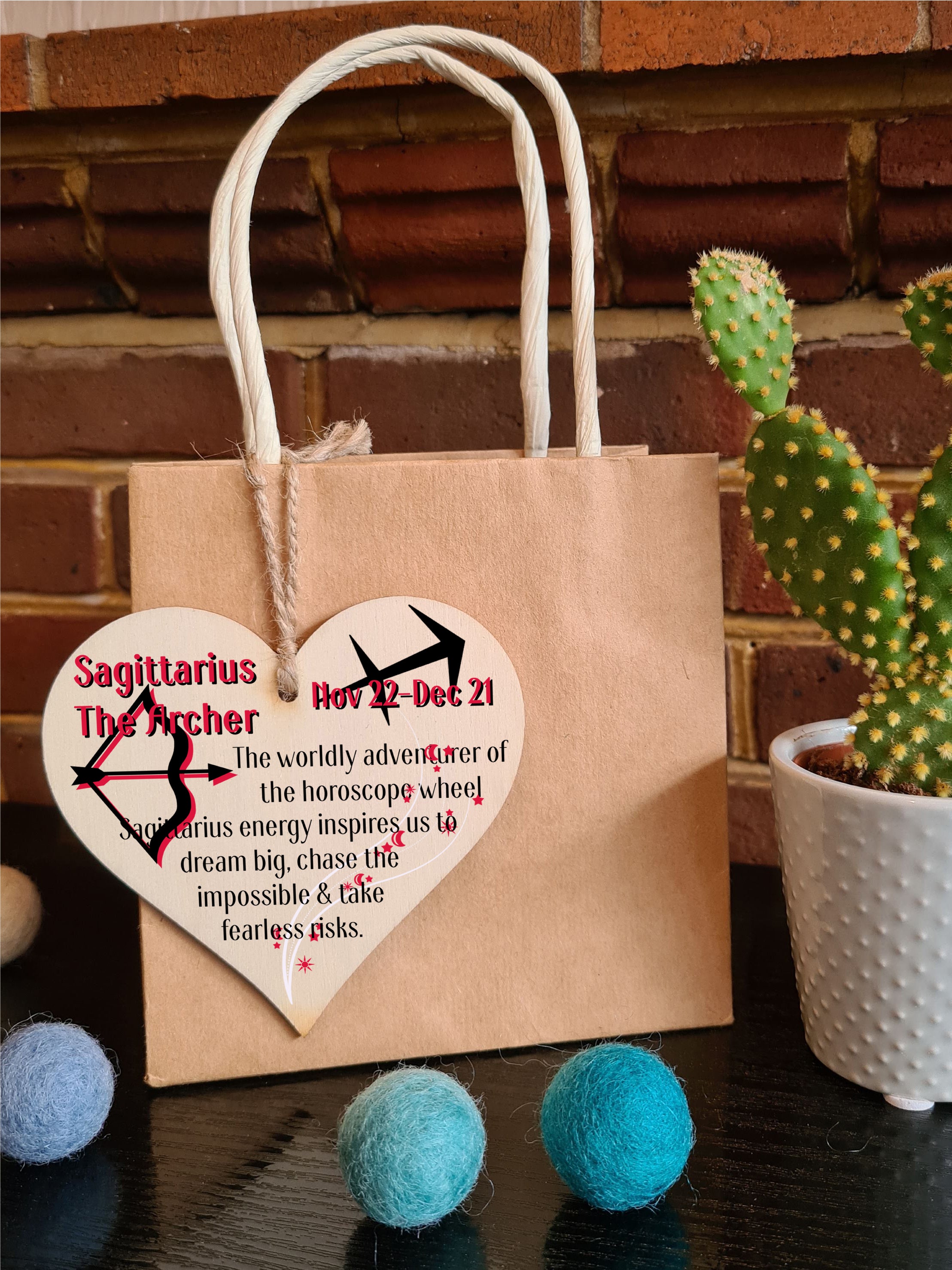 Handmade Wooden Hanging Heart Plaque Gift Signs of the Zodiac Sagittarius Astrological Star Sign Keepsake Card Alternative