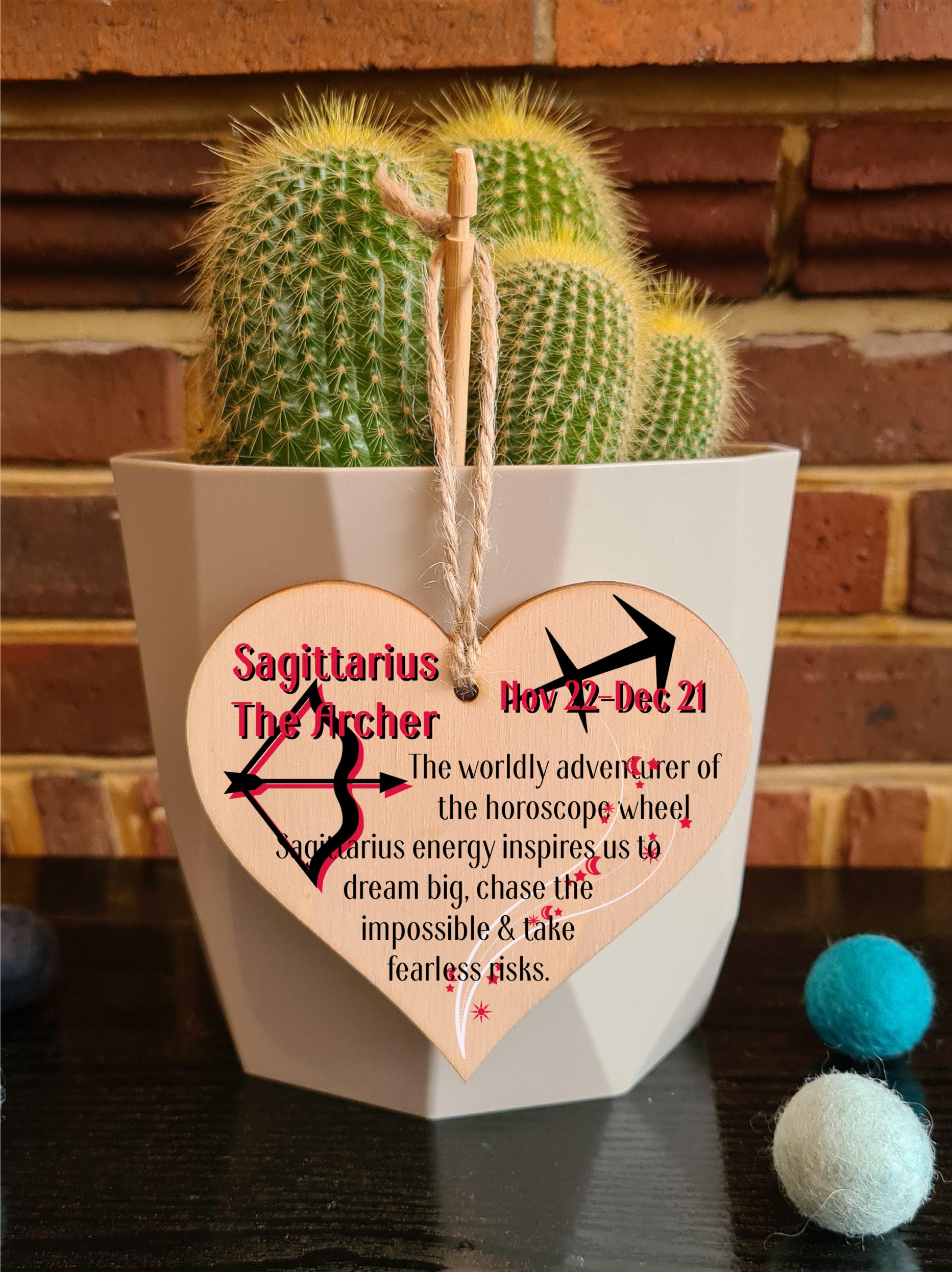 Handmade Wooden Hanging Heart Plaque Gift Signs of the Zodiac Sagittarius Astrological Star Sign Keepsake Card Alternative