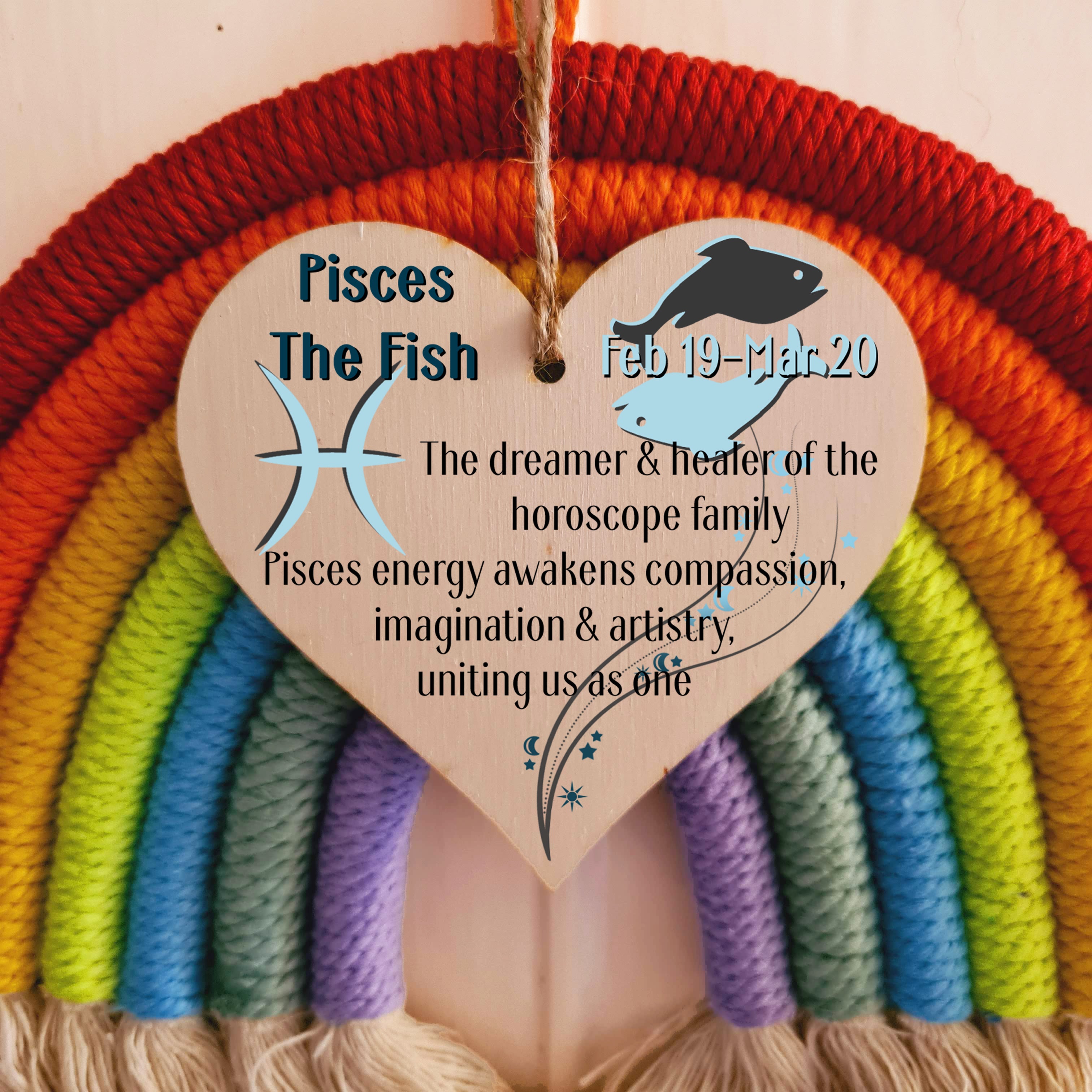 Handmade Wooden Hanging Heart Plaque Gift Signs of the Zodiac Pisces Astrological Star Sign Keepsake Card Alternative